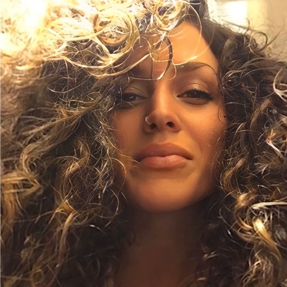 MEET THE POSHER - Picture 1 of 1